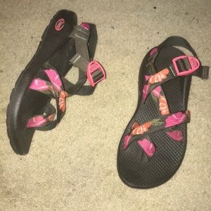 Floral single strap Women’s chacos.